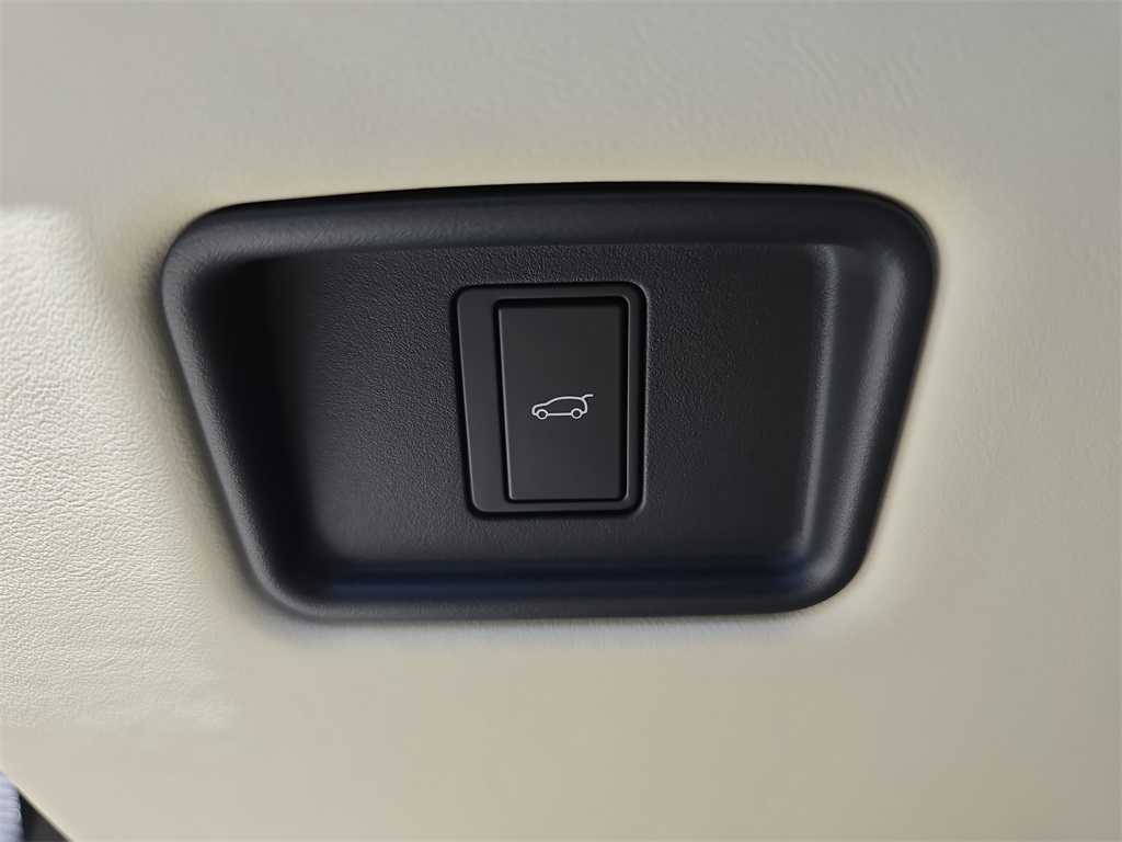 2025 Land Rover Range Rover SE photo 23
