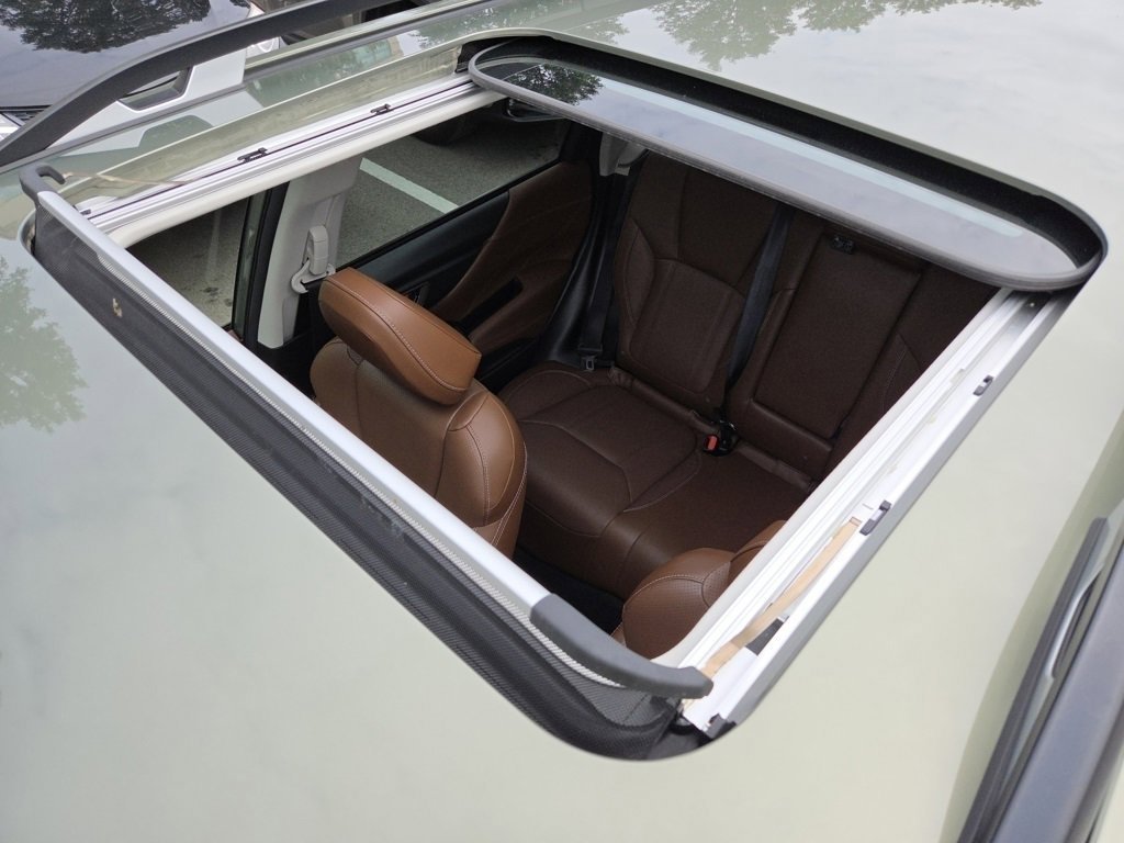 2020 Subaru Forester Touring photo 3
