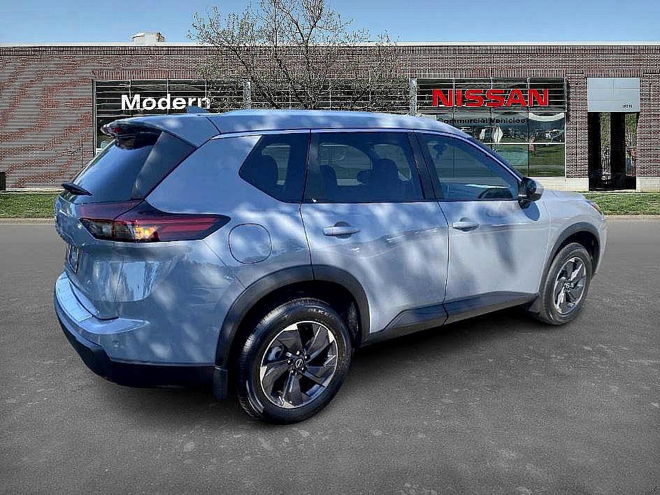 2026 Nissan Rogue SV photo 4