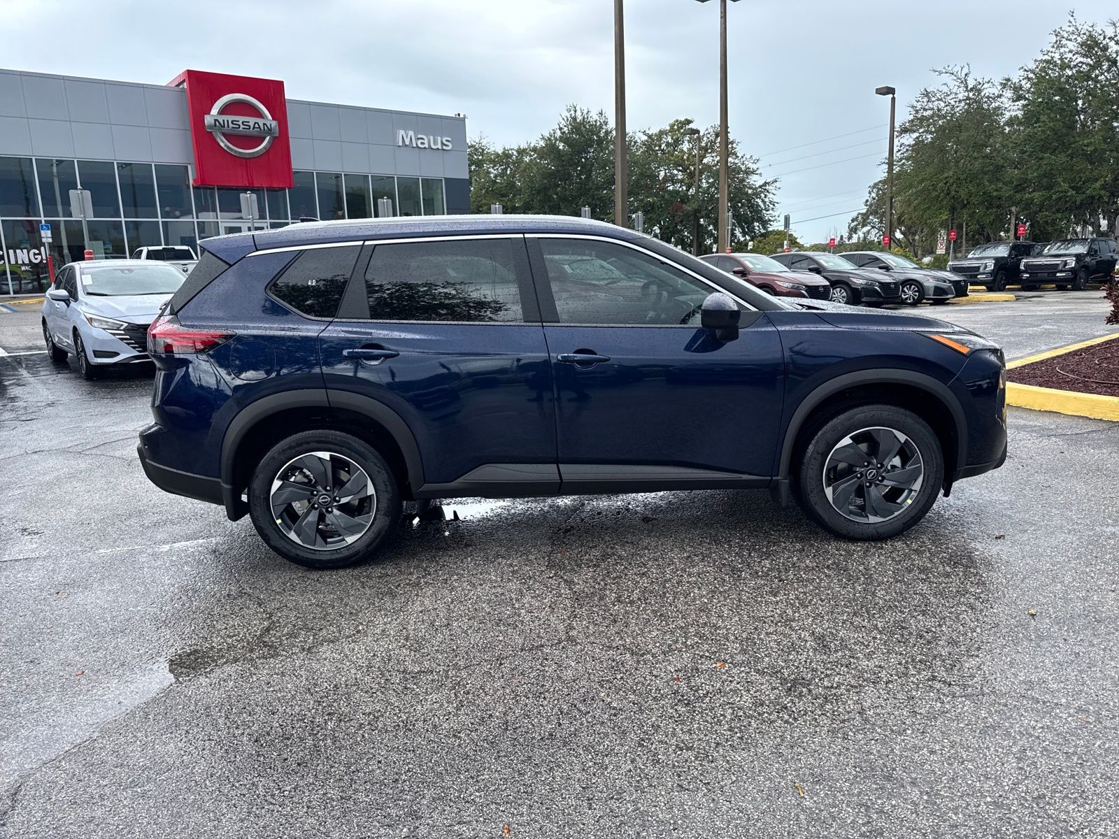 2026 Nissan Rogue SV photo 4