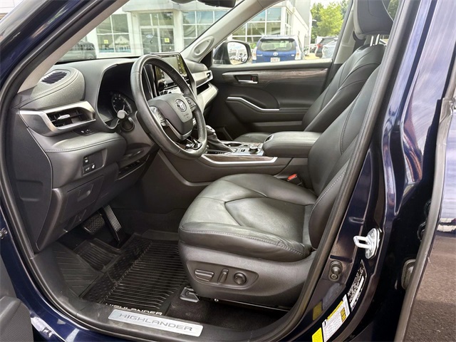2020 Toyota Highlander Limited photo 19