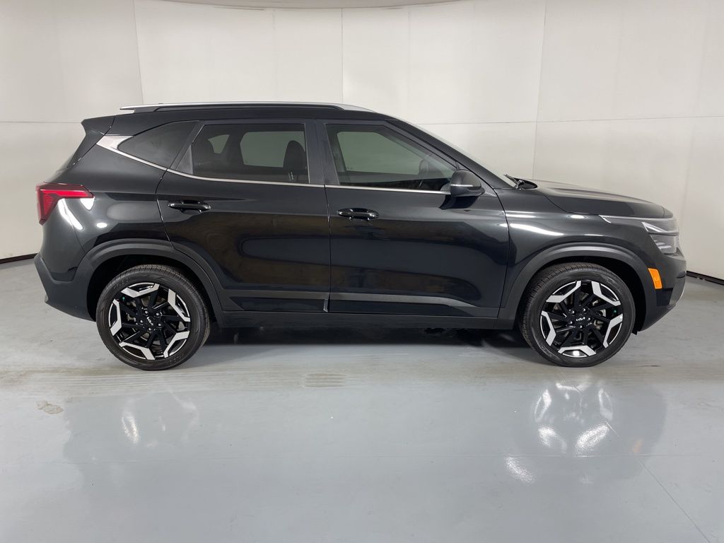 2024 Kia Seltos SX photo 4