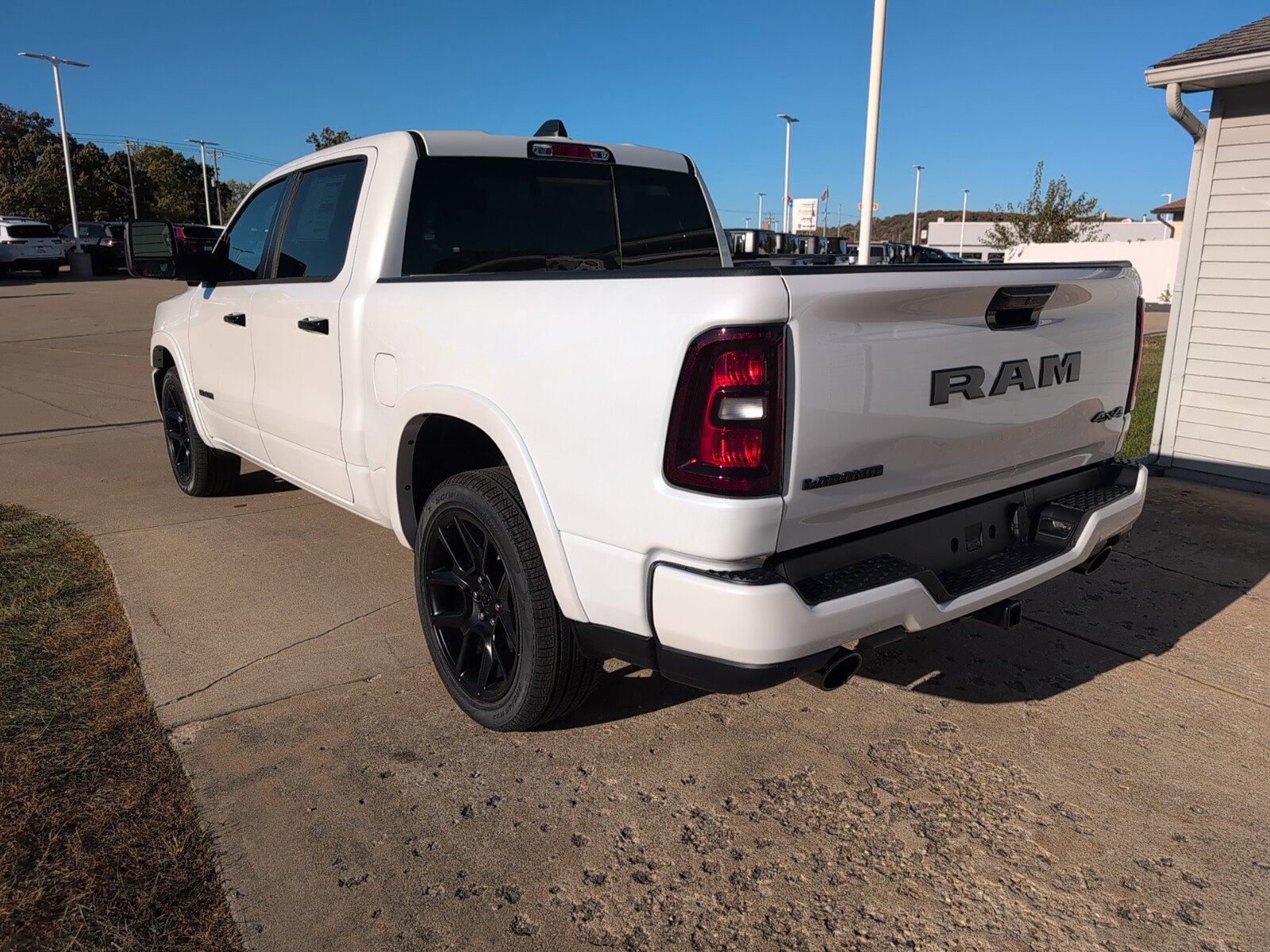 2025 Ram 1500 Laramie photo 4