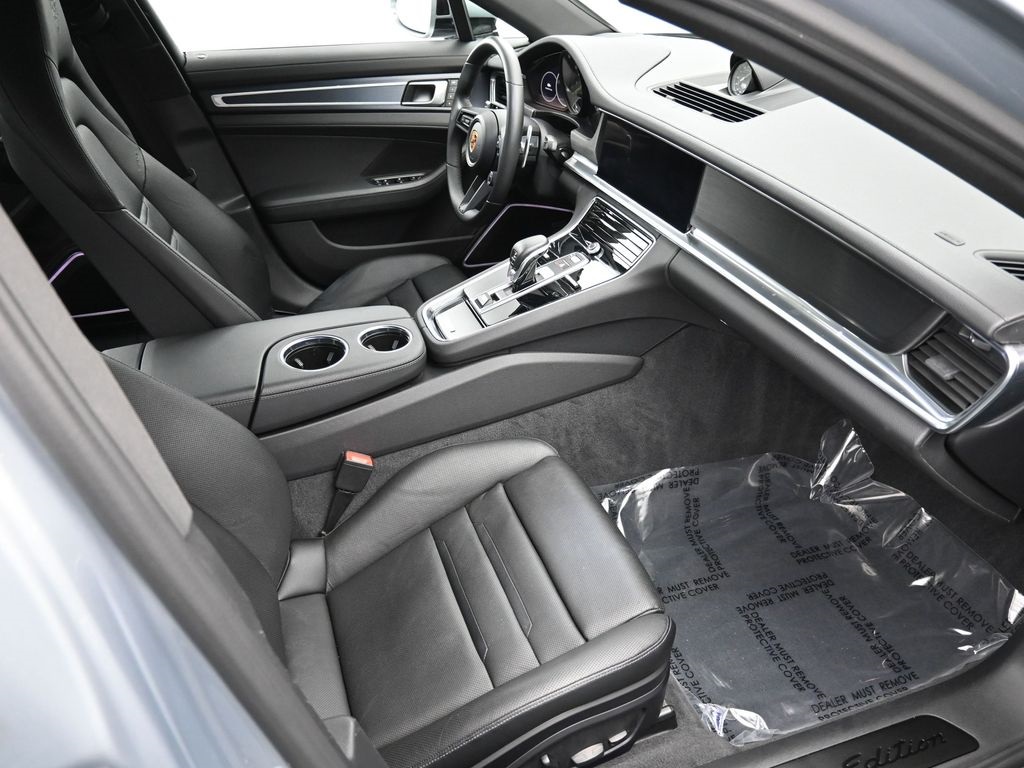 2022 Porsche Panamera E-Hybrid 4 photo 9