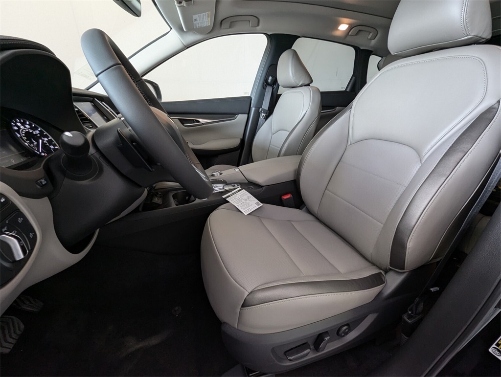 2025 Infiniti QX50 Luxe AWD photo 5