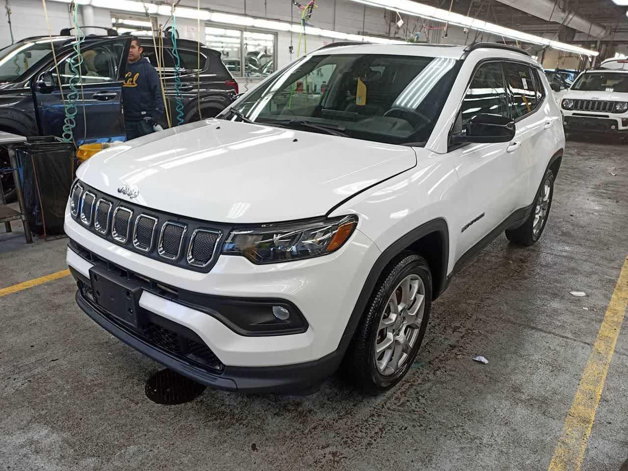 2022 Jeep Compass Latitude Lux's photo