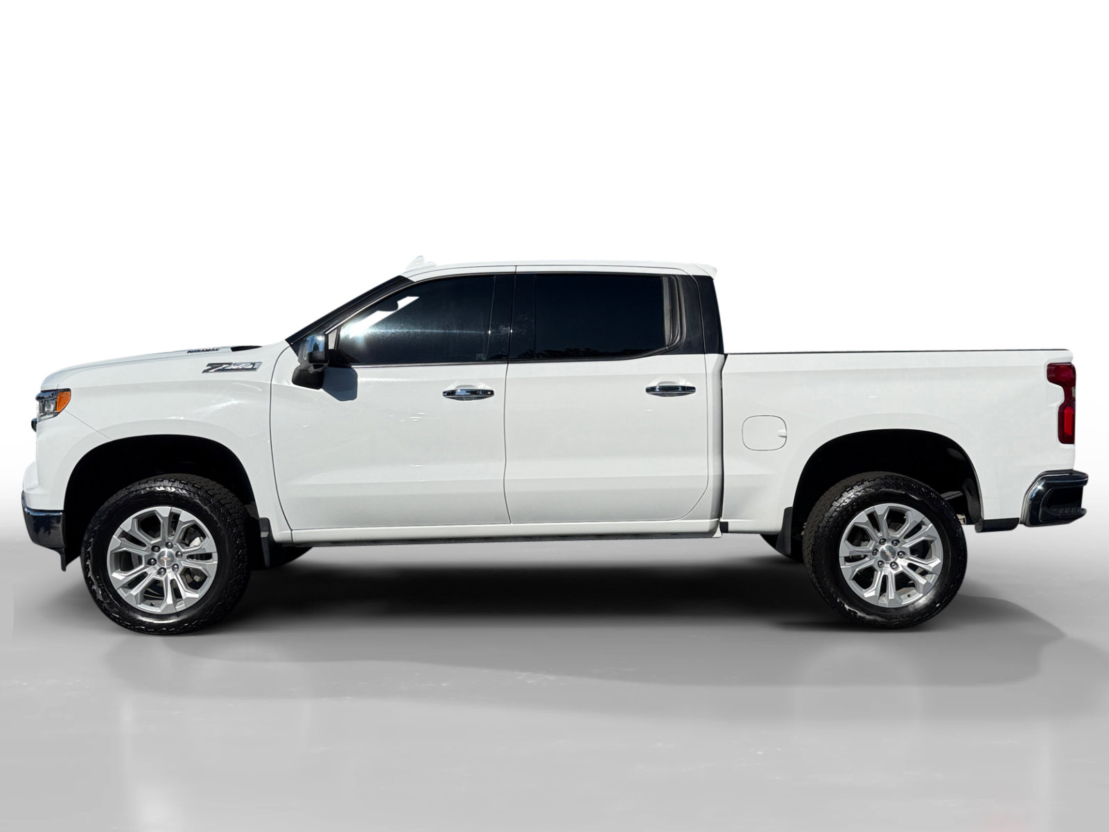 2023 Chevrolet Silverado 1500 LTZ photo 2