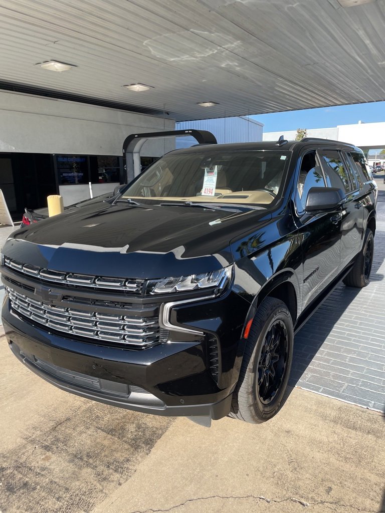 2021 Chevrolet Suburban Premier's photo