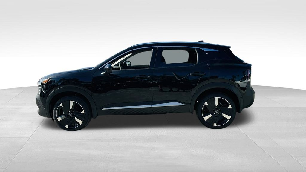 2026 Nissan Kicks SR photo 2