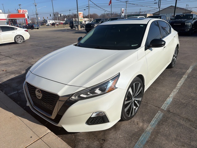 Used 2020 Nissan Altima SR with VIN 1N4BL4CV4LC200385 for sale in Crawfordsville, IN