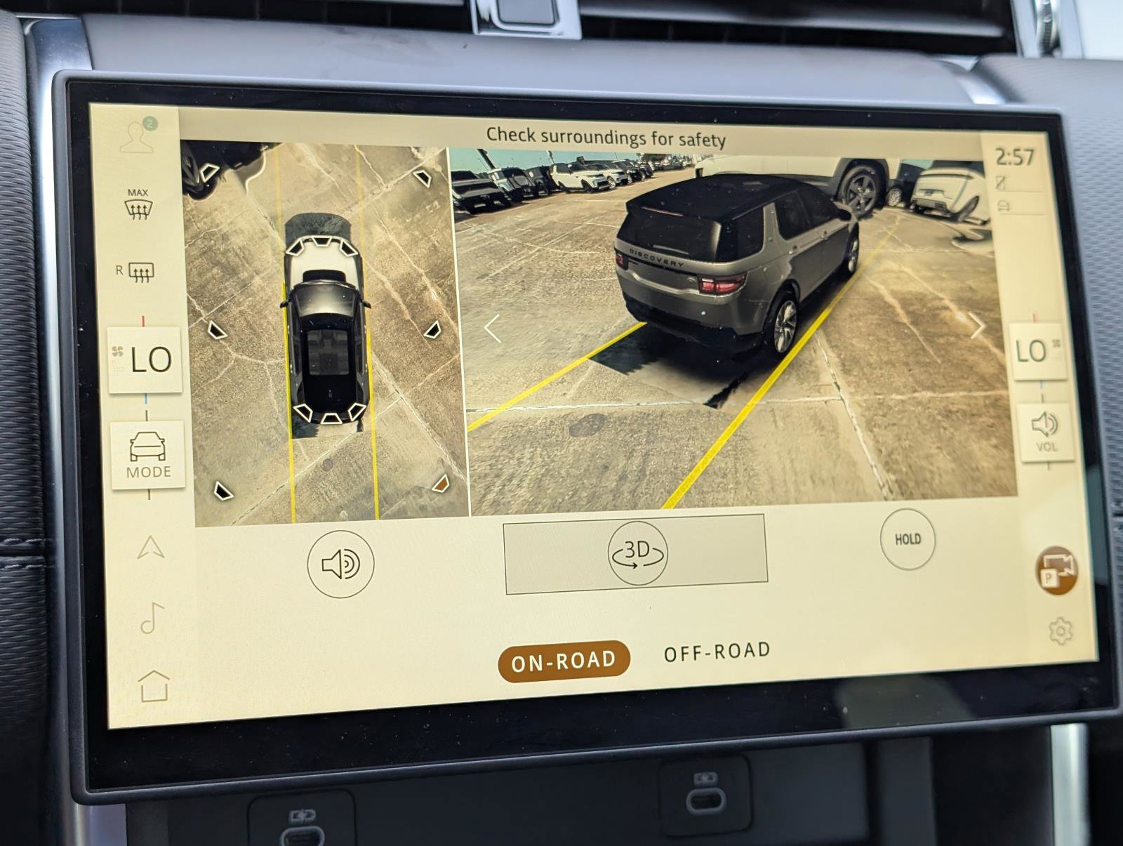 2024 Land Rover Discovery Sport Dynamic SE photo 16