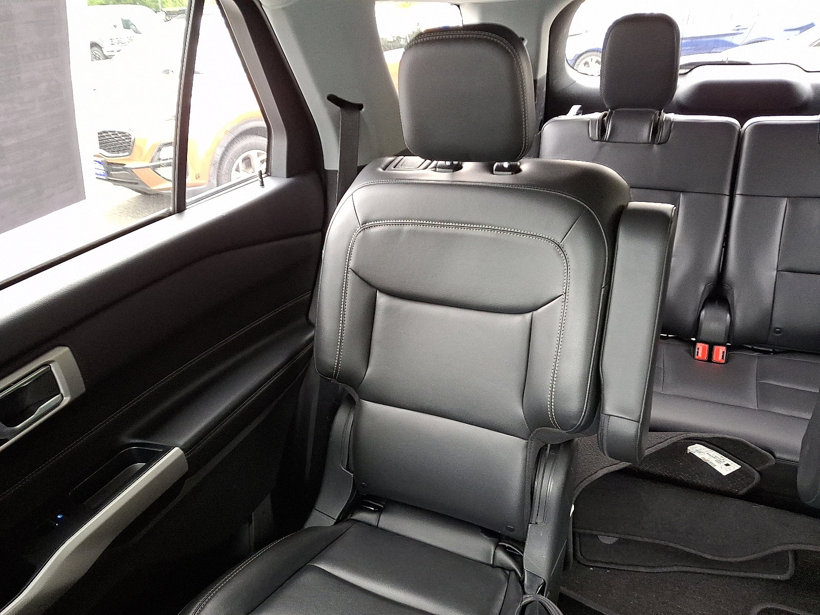 2022 Ford Explorer XLT photo 18