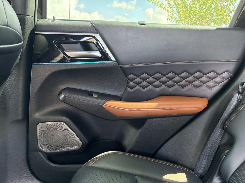 2023 Mitsubishi Outlander SEL 40th Anniversary Edition GT photo 13