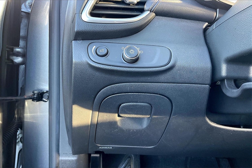 2019 CHEVROLET TRAX - Image 32