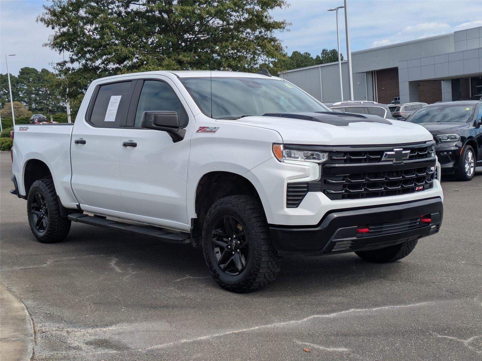 2023 Chevrolet Silverado 1500 LT Trail Boss photo 3
