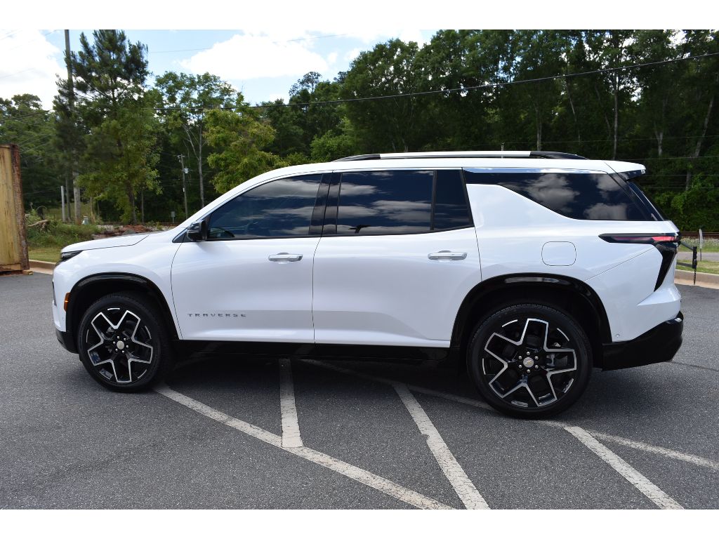 2025 Chevrolet Traverse High Country photo 2