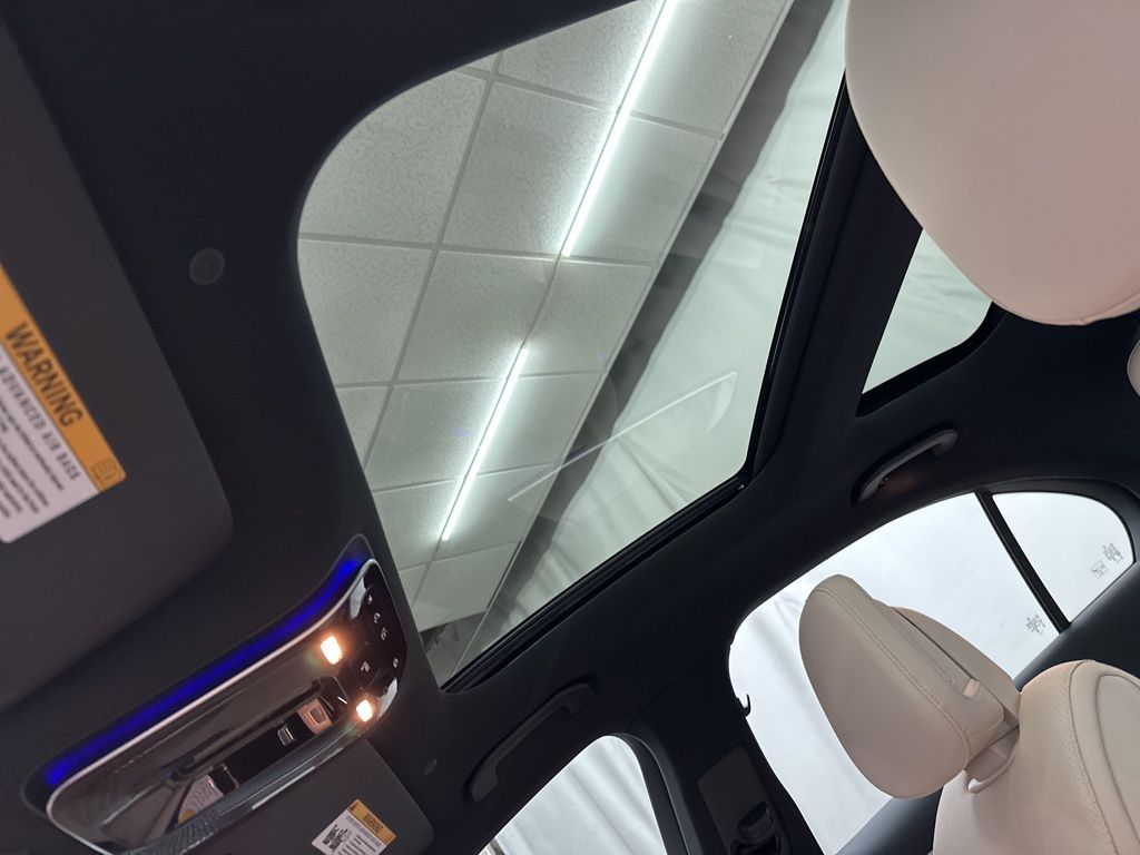 2025 Mercedes Benz C 300 photo 17