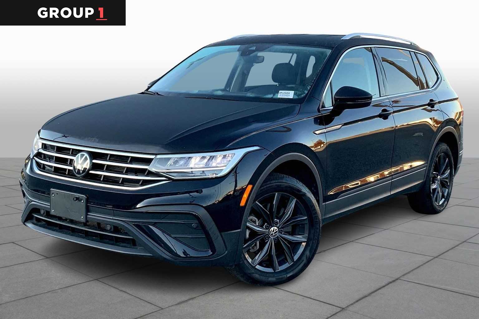 2024 Volkswagen Tiguan SE's photo