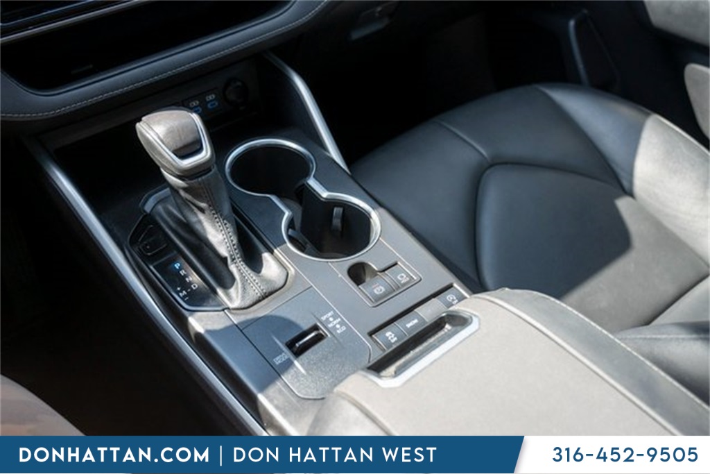 2022 Toyota Highlander XLE photo 14