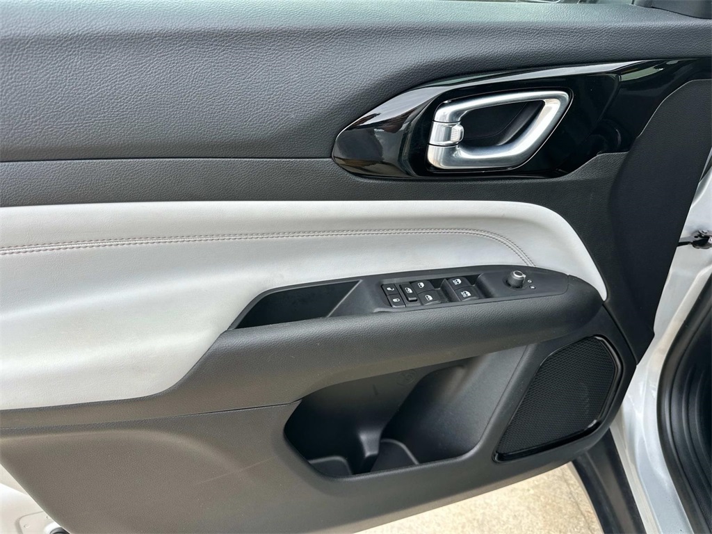 2024 Jeep Compass Limited photo 13
