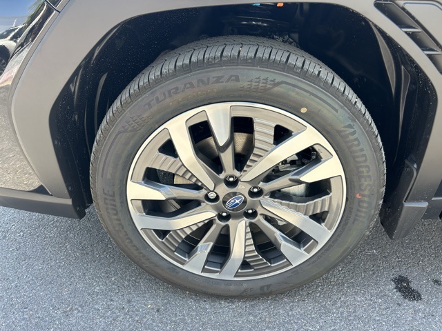 2025 Subaru Forester Touring photo 6