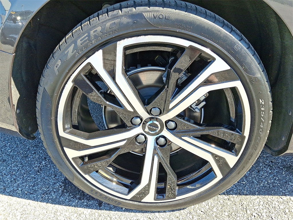 2025 Volvo S60 B5 Core photo 9