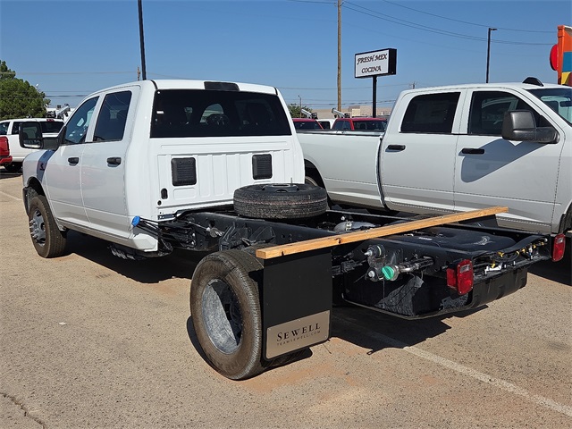2026 Ram 3500 Tradesman photo 2