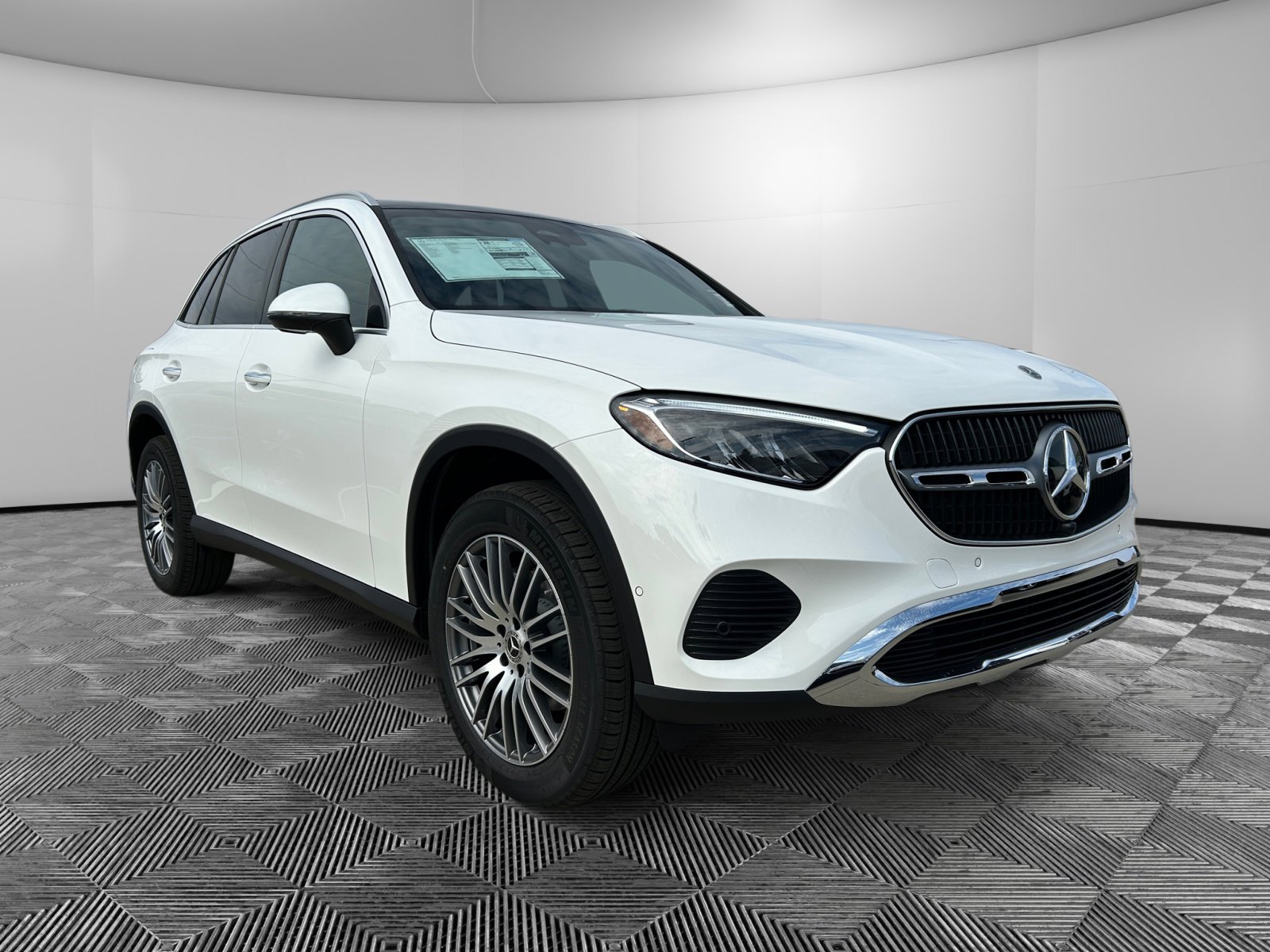 2026 Mercedes-Benz GLC Base's photo