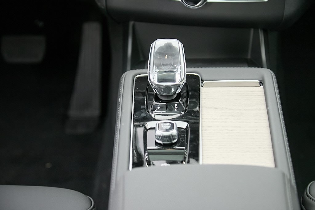 2026 VOLVO XC90 - Image 31