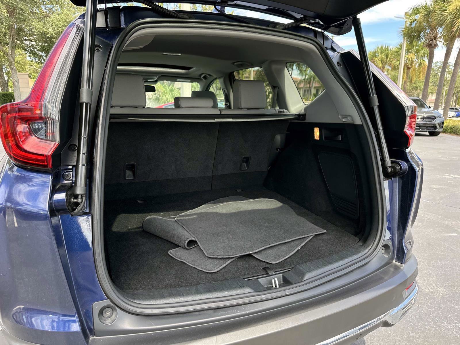 2022 Honda CR-V Hybrid Touring photo 9