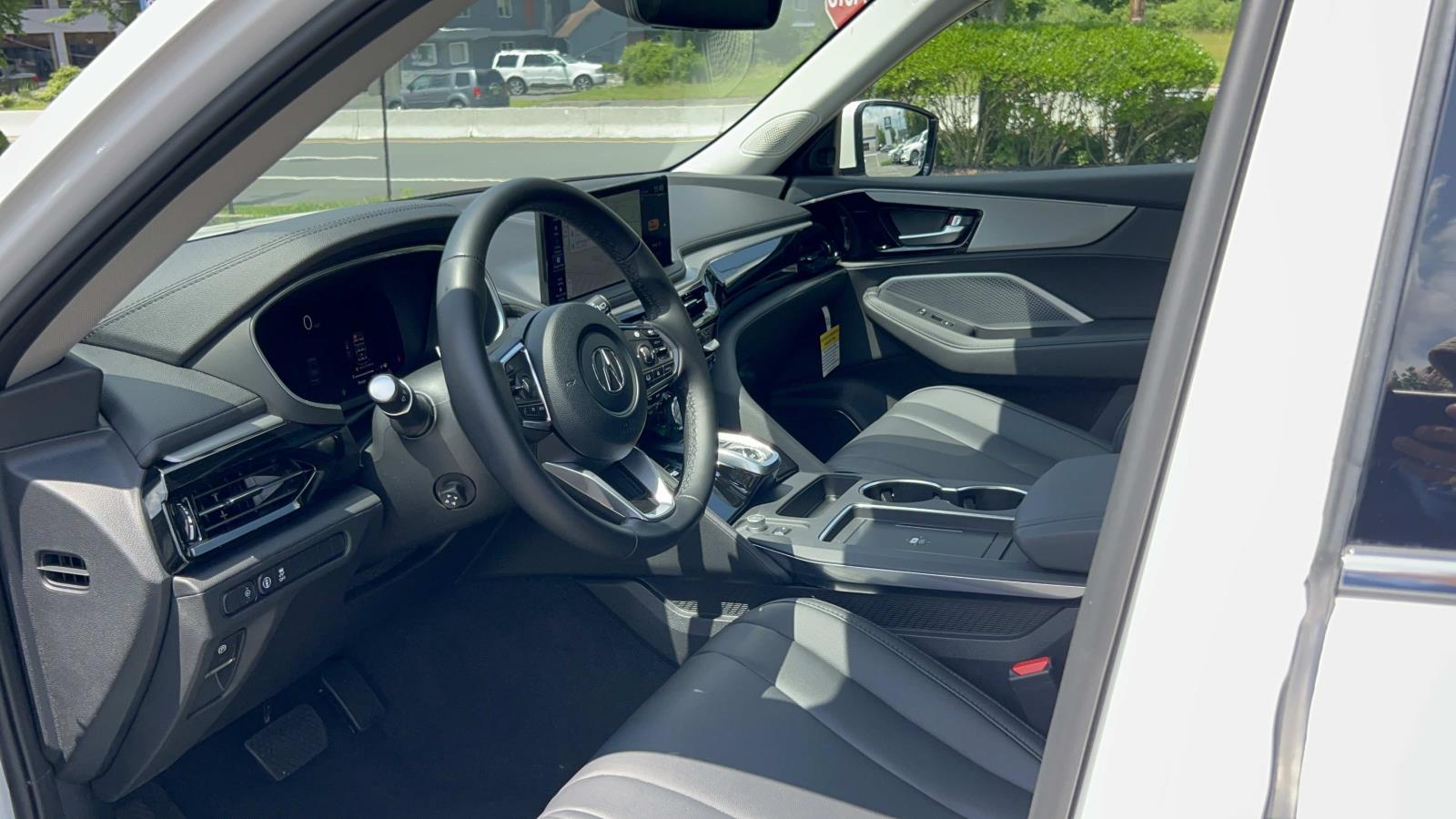 2025 Acura MDX SH-AWD photo 14