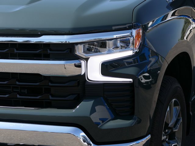 2025 Chevrolet Silverado 1500 LT photo 9