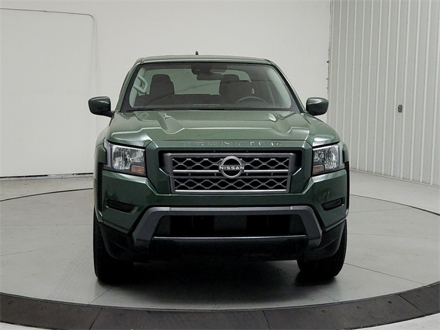 2022 Nissan Frontier SV photo 2