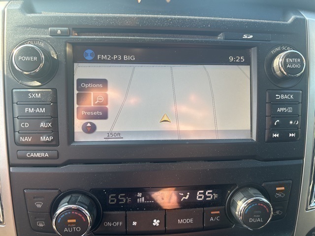 2017 Nissan Titan SV Crew Cab photo 8
