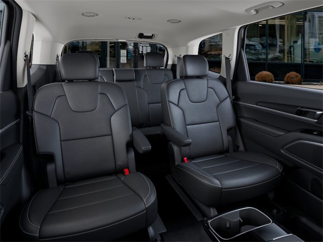2025 Kia Telluride S photo 13