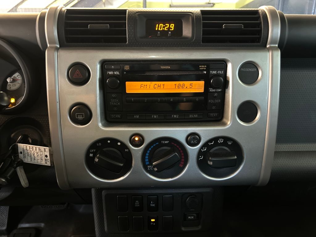 2007 Toyota FJ Cruiser Base photo 13