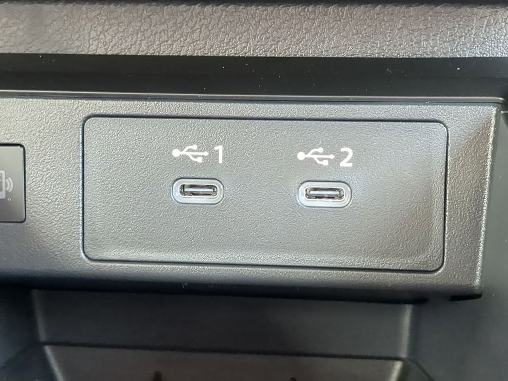 2025 Nissan Kicks SV photo 15