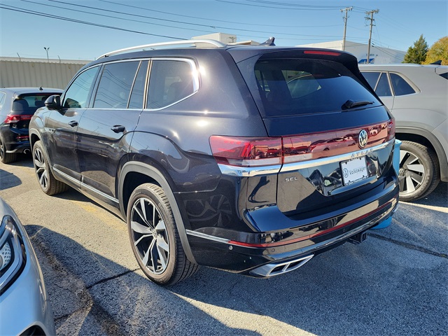 2025 Volkswagen Atlas SEL Premium R-Line photo 2