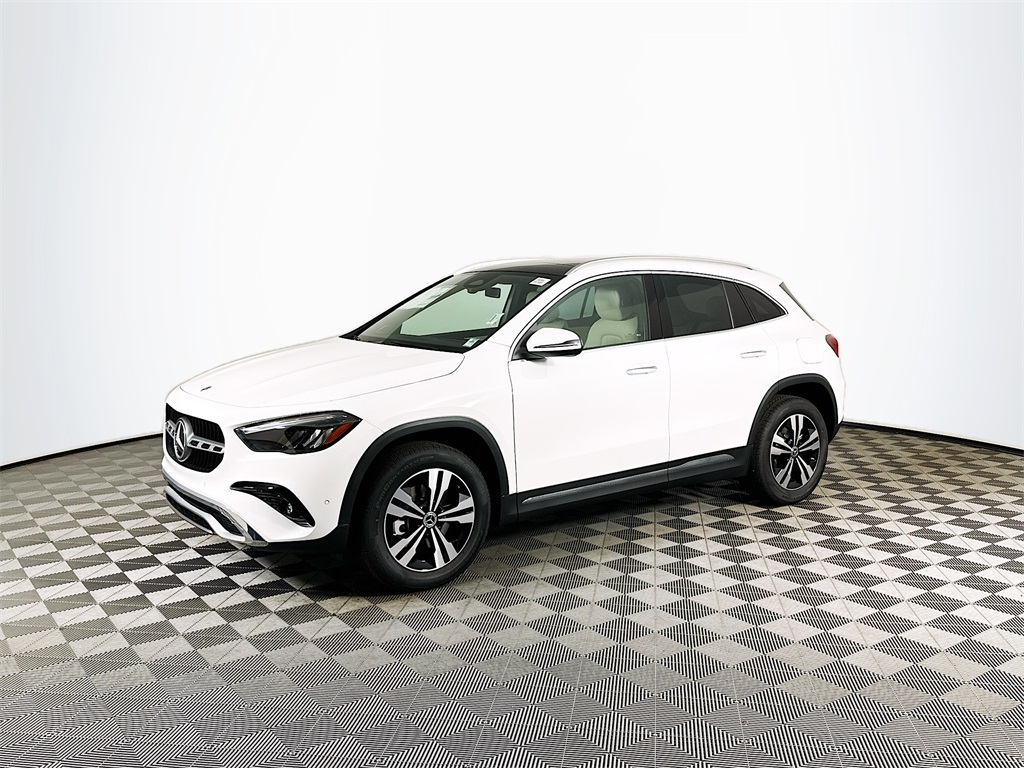2026 Mercedes Benz GLA 250 4MATIC photo 3