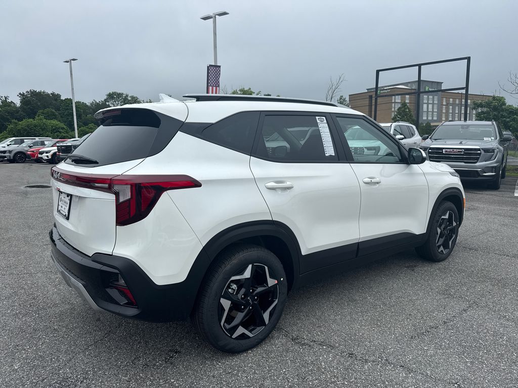 2025 Kia Seltos S photo 3