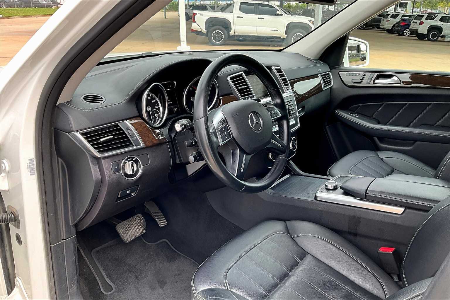 2016 Mercedes Benz GL 450 photo 16