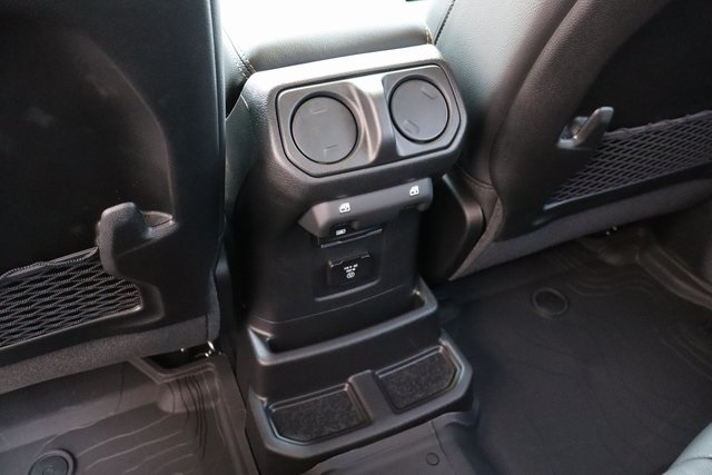 2025 Jeep Wrangler Sahara photo 42