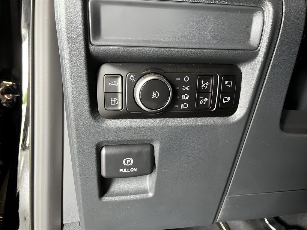 2025 Ford F-150 XLT photo 14