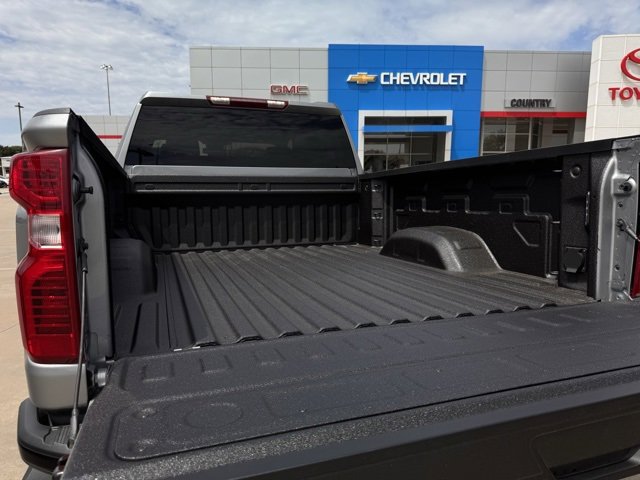 2025 Chevrolet Silverado 2500HD Custom photo 11