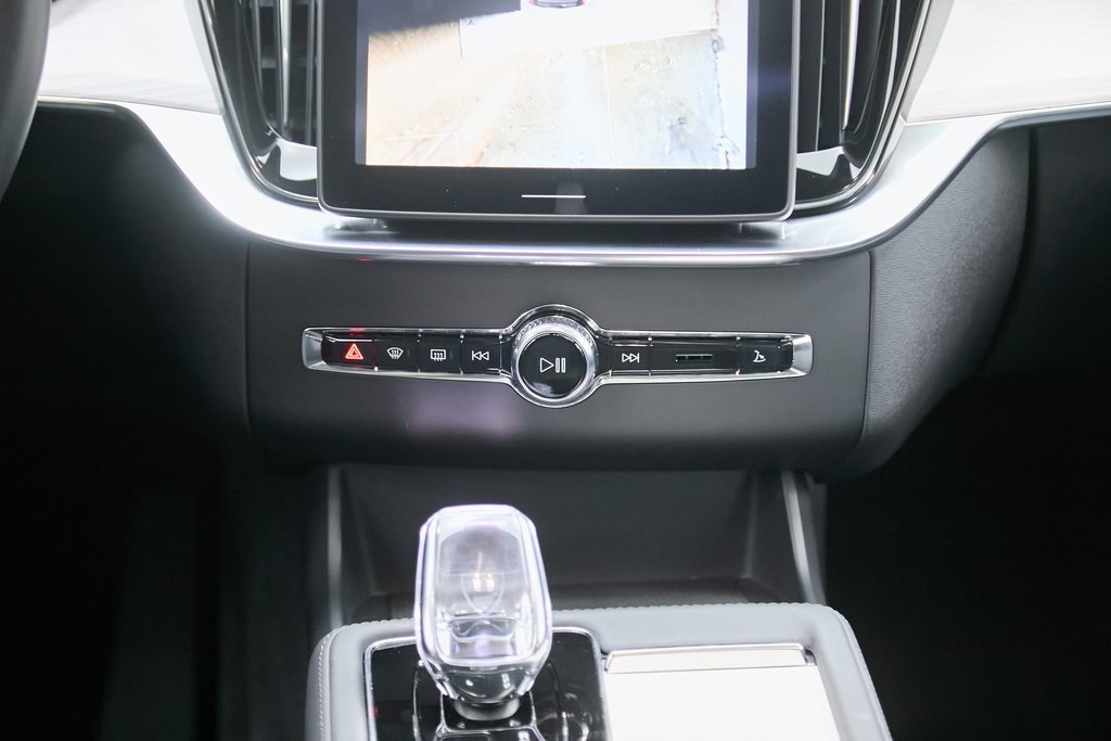 2025 VOLVO XC90 - Image 29