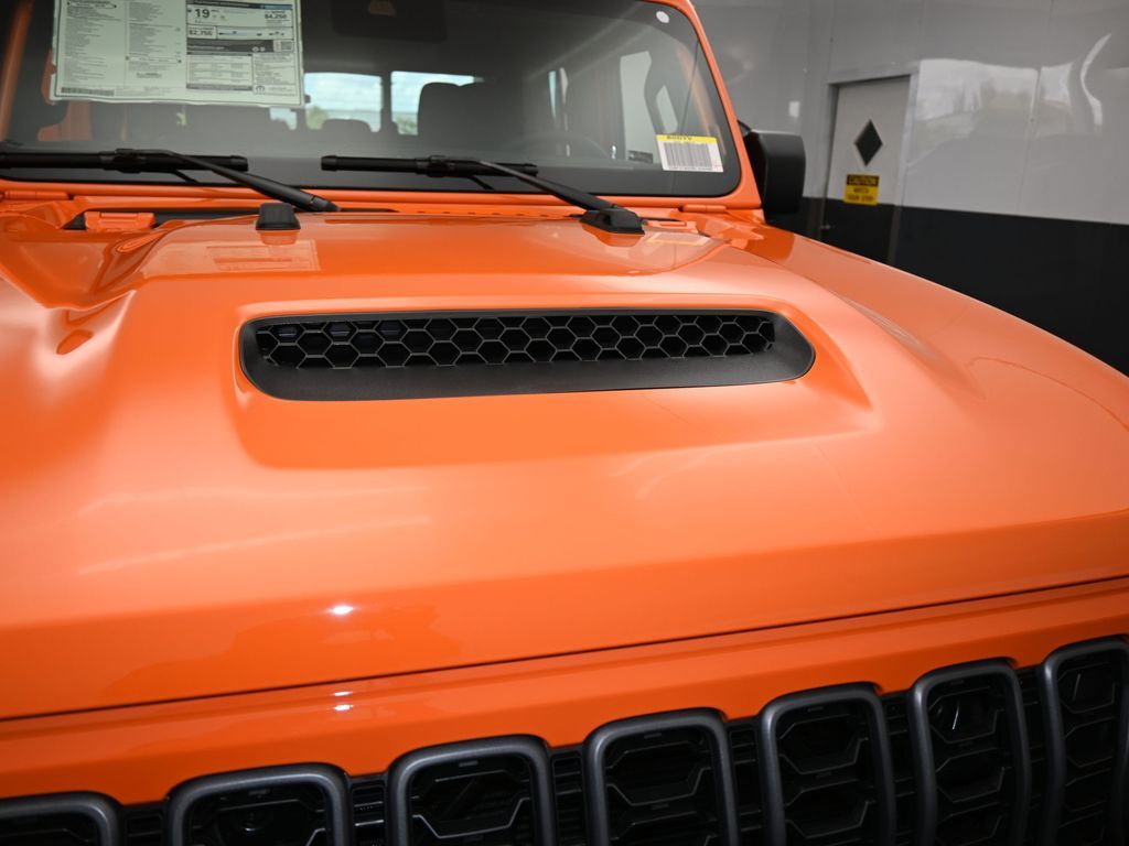 2025 Jeep Gladiator Sport S photo 32