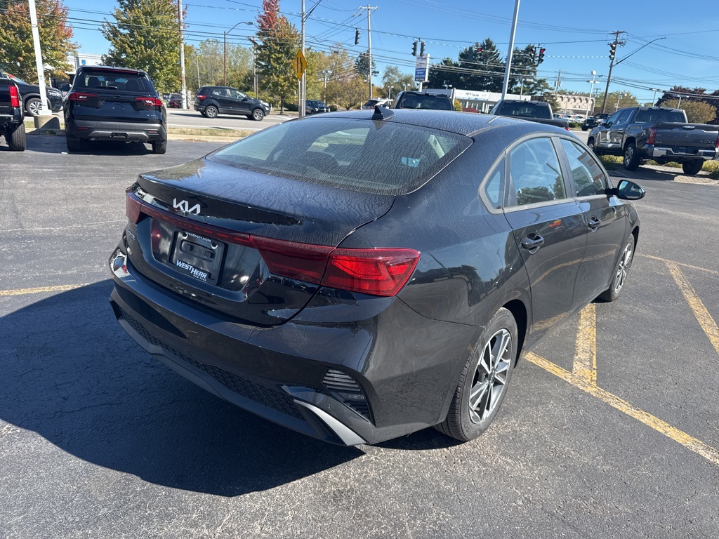 2023 Kia Forte LXS photo 6
