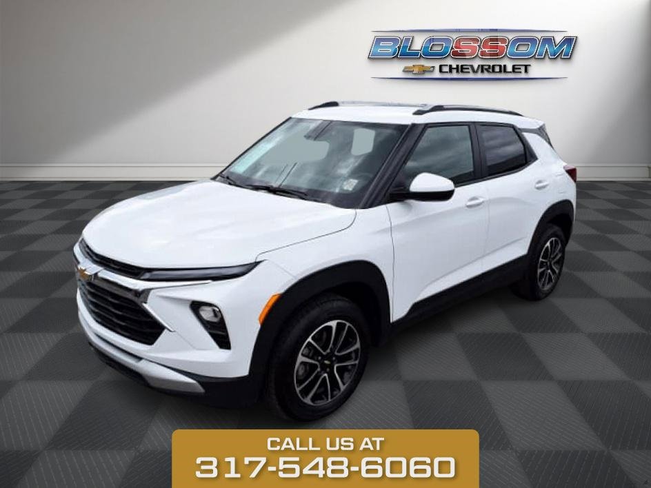 2024 Chevrolet Trailblazer LT photo 2