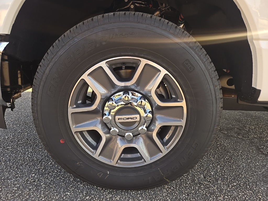 2026 Ford F-350 Lariat photo 9