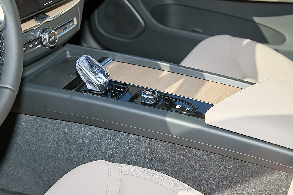 2026 VOLVO XC60 - Image 14